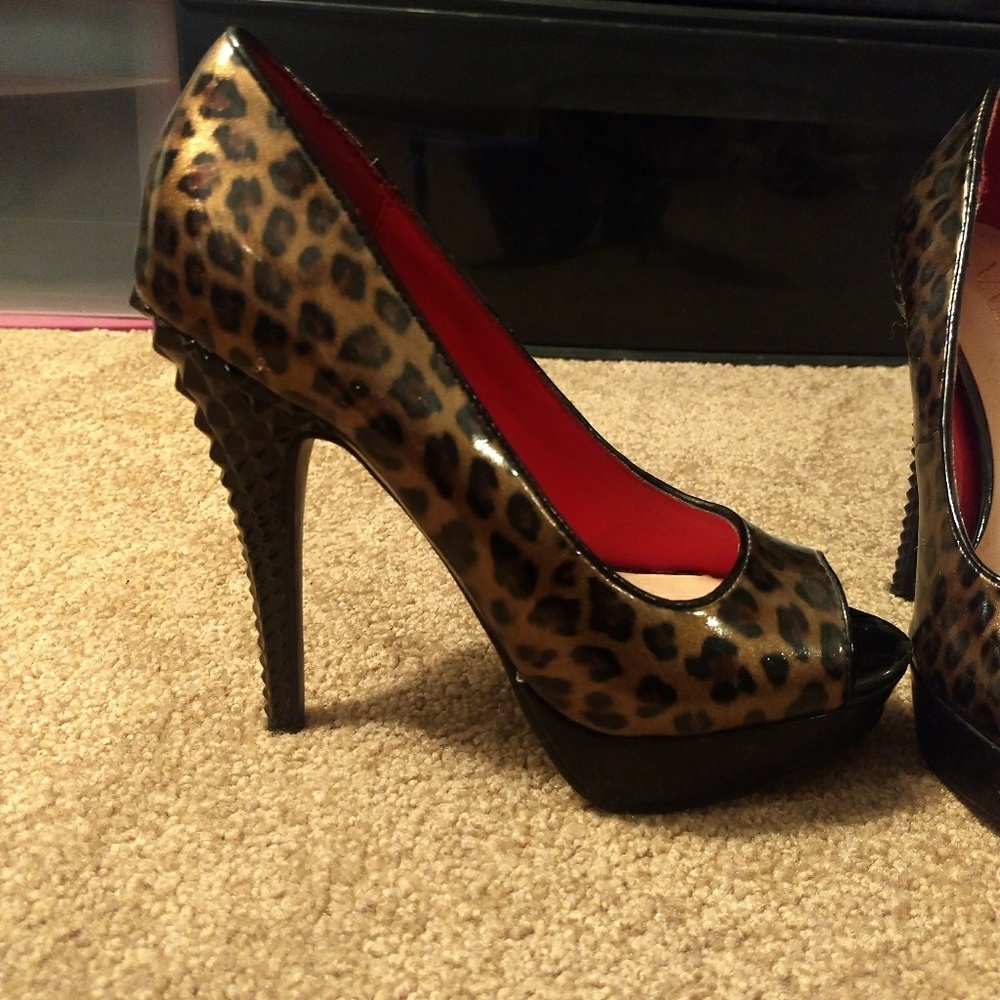 Cheetah peep toe heel